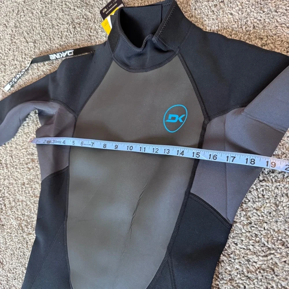 NWT Dakine Quantum Men's Back Zip Short Sleeve Size Large Tall Wetsuit 2/2mm